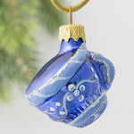 Стеклянная елочная игрушка Чашка - Русские узоры 7 см, синяя, подвеска