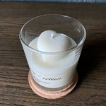 Декоративная ароматическая свеча Luce Heart: Лимон + Ветивер, 30 часов горения