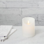 Светодиодная свеча с имитацией пламени 10 см, белая восковая, батарейка