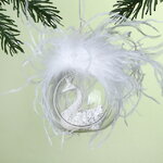 Стеклянный елочный шар с композицией Queenly Swan 8 см