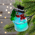 Светящаяся елочная игрушка Снеговик с Елочкой 10 см на батарейке, RGB, подвеска